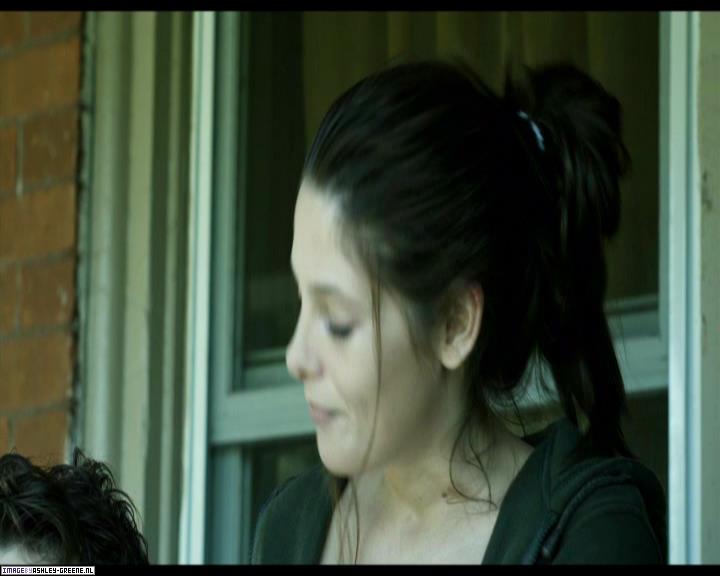 Ashley-Greene-dot-nl_SummersBlood-MovieCaptures001502.jpg