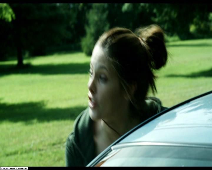 Ashley-Greene-dot-nl_SummersBlood-MovieCaptures001527.jpg Ashley-Greene-dot-nl_SummersBlood-MovieCaptures001527.jpg
