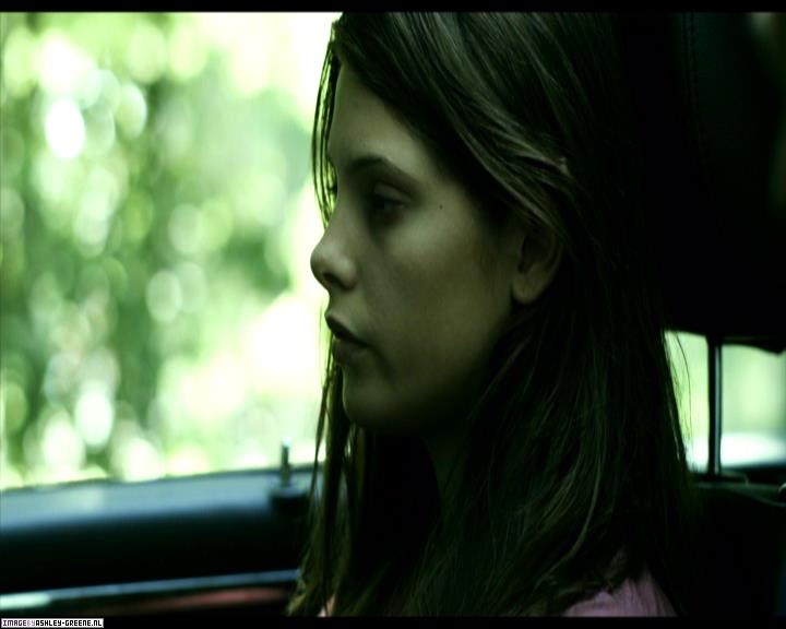 Ashley-Greene-dot-nl_SummersBlood-MovieCaptures001813.jpg