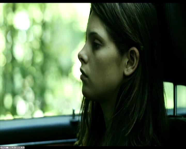 Ashley-Greene-dot-nl_SummersBlood-MovieCaptures001825.jpg