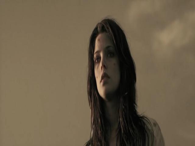 Ashley-Greene-dot-nl-TheApparition4105.jpg