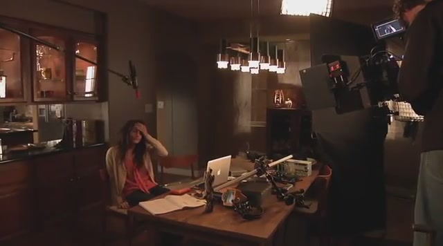 Ashley-Greene-dot-nl_TheApparition-Clip-BRoll0125.jpg