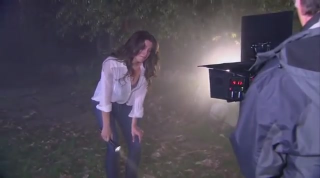 Ashley-Greene-dot-nl_TheApparition-Clip-BRoll0469.jpg