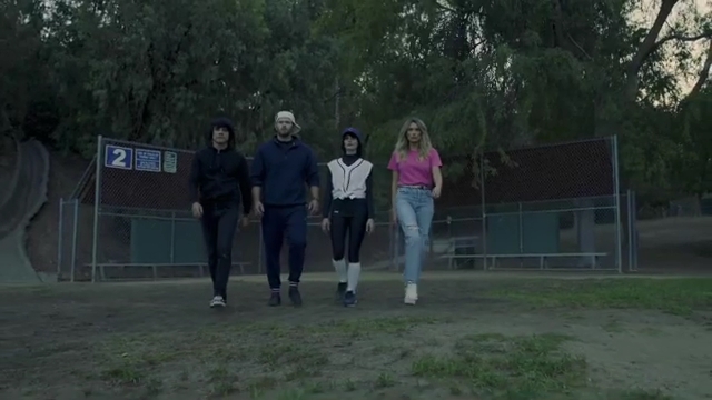 Ashley-Greene-dot-nl_EmosNotDead-TwilightSketch2-0002.jpg Ashley-Greene-dot-nl_EmosNotDead-TwilightSketch2-0002.jpg