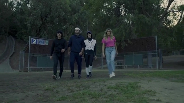 Ashley-Greene-dot-nl_EmosNotDead-TwilightSketch2-0007.jpg Ashley-Greene-dot-nl_EmosNotDead-TwilightSketch2-0007.jpg