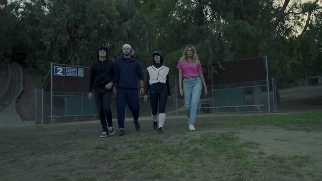 Ashley-Greene-dot-nl_EmosNotDead-TwilightSketch2-0010.jpg Ashley-Greene-dot-nl_EmosNotDead-TwilightSketch2-0010.jpg