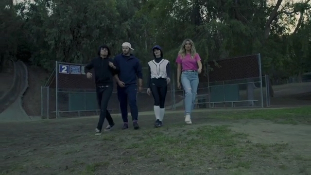 Ashley-Greene-dot-nl_EmosNotDead-TwilightSketch2-0012.jpg Ashley-Greene-dot-nl_EmosNotDead-TwilightSketch2-0012.jpg