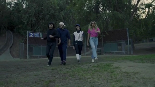 Ashley-Greene-dot-nl_EmosNotDead-TwilightSketch2-0013.jpg Ashley-Greene-dot-nl_EmosNotDead-TwilightSketch2-0013.jpg