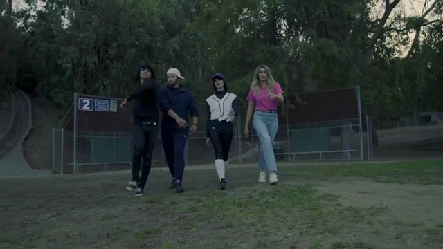 Ashley-Greene-dot-nl_EmosNotDead-TwilightSketch2-0014.jpg Ashley-Greene-dot-nl_EmosNotDead-TwilightSketch2-0014.jpg