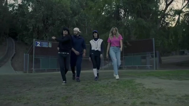 Ashley-Greene-dot-nl_EmosNotDead-TwilightSketch2-0015.jpg Ashley-Greene-dot-nl_EmosNotDead-TwilightSketch2-0015.jpg