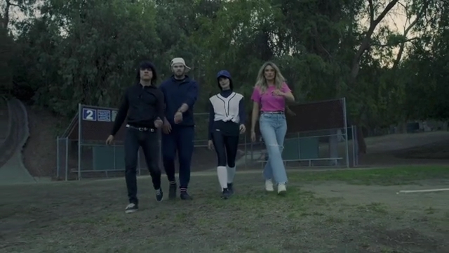 Ashley-Greene-dot-nl_EmosNotDead-TwilightSketch2-0023.jpg Ashley-Greene-dot-nl_EmosNotDead-TwilightSketch2-0023.jpg