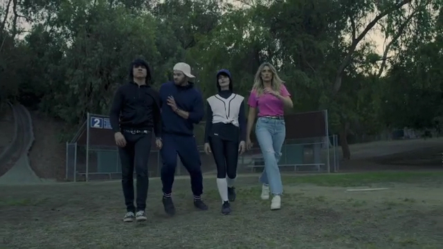 Ashley-Greene-dot-nl_EmosNotDead-TwilightSketch2-0033.jpg Ashley-Greene-dot-nl_EmosNotDead-TwilightSketch2-0033.jpg