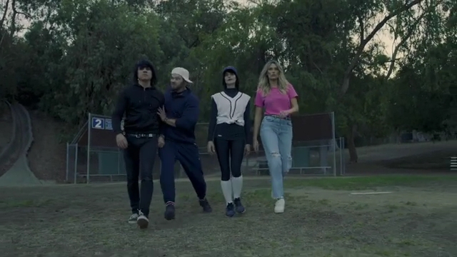 Ashley-Greene-dot-nl_EmosNotDead-TwilightSketch2-0034.jpg Ashley-Greene-dot-nl_EmosNotDead-TwilightSketch2-0034.jpg