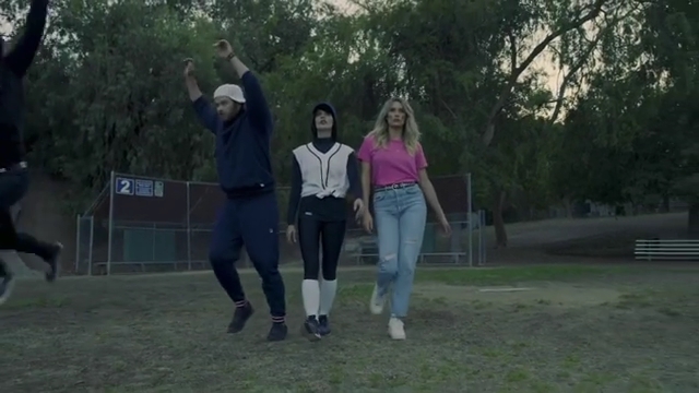 Ashley-Greene-dot-nl_EmosNotDead-TwilightSketch2-0039.jpg Ashley-Greene-dot-nl_EmosNotDead-TwilightSketch2-0039.jpg