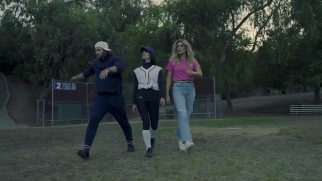 Ashley-Greene-dot-nl_EmosNotDead-TwilightSketch2-0041.jpg Ashley-Greene-dot-nl_EmosNotDead-TwilightSketch2-0041.jpg