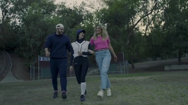 Ashley-Greene-dot-nl_EmosNotDead-TwilightSketch2-0054.jpg Ashley-Greene-dot-nl_EmosNotDead-TwilightSketch2-0054.jpg