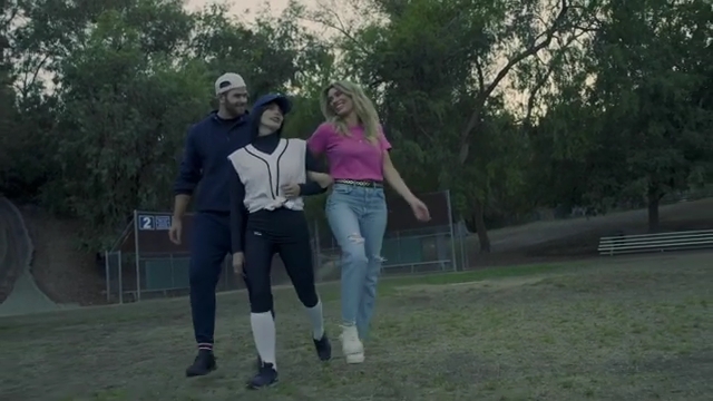 Ashley-Greene-dot-nl_EmosNotDead-TwilightSketch2-0058.jpg Ashley-Greene-dot-nl_EmosNotDead-TwilightSketch2-0058.jpg