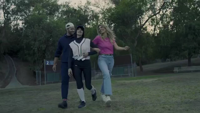 Ashley-Greene-dot-nl_EmosNotDead-TwilightSketch2-0059.jpg Ashley-Greene-dot-nl_EmosNotDead-TwilightSketch2-0059.jpg