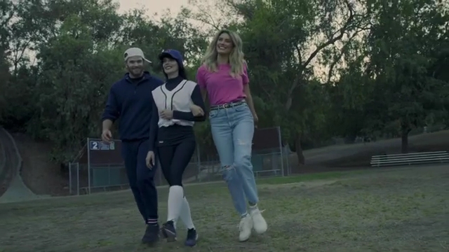 Ashley-Greene-dot-nl_EmosNotDead-TwilightSketch2-0062.jpg Ashley-Greene-dot-nl_EmosNotDead-TwilightSketch2-0062.jpg