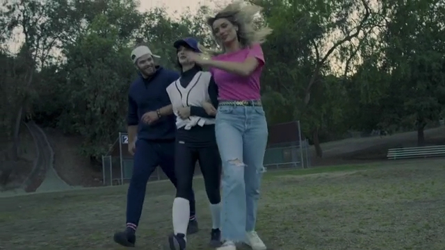 Ashley-Greene-dot-nl_EmosNotDead-TwilightSketch2-0068.jpg Ashley-Greene-dot-nl_EmosNotDead-TwilightSketch2-0068.jpg