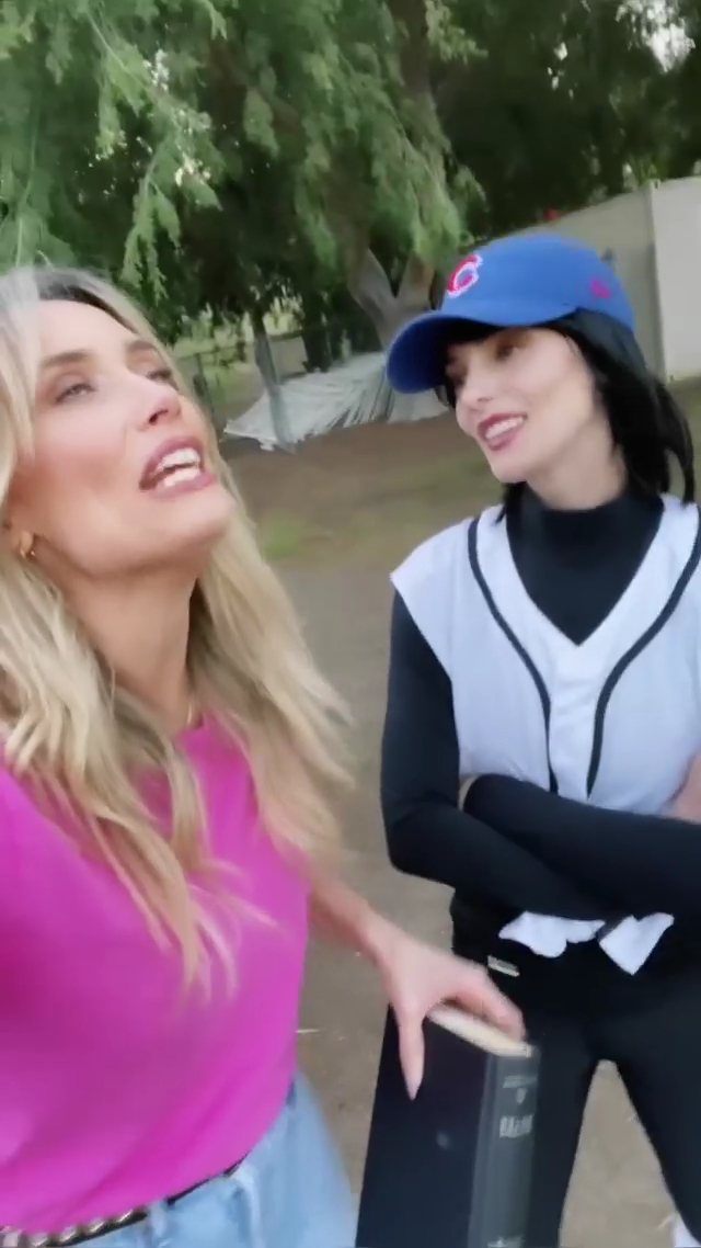 Ashley-Greene-dot-nl_EmosNotDead-TwilightSketch3-0003.jpg Ashley-Greene-dot-nl_EmosNotDead-TwilightSketch3-0003.jpg