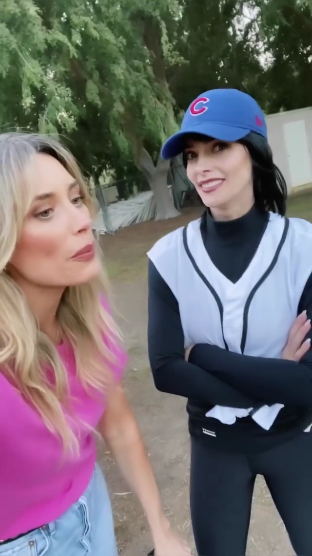 Ashley-Greene-dot-nl_EmosNotDead-TwilightSketch3-0008.jpg Ashley-Greene-dot-nl_EmosNotDead-TwilightSketch3-0008.jpg