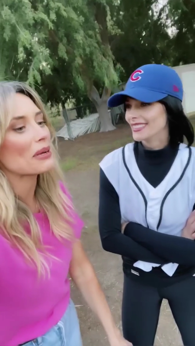 Ashley-Greene-dot-nl_EmosNotDead-TwilightSketch3-0009.jpg Ashley-Greene-dot-nl_EmosNotDead-TwilightSketch3-0009.jpg