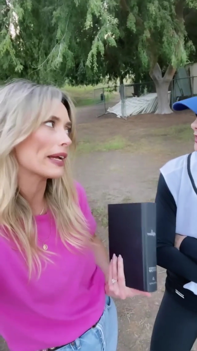 Ashley-Greene-dot-nl_EmosNotDead-TwilightSketch3-0016.jpg Ashley-Greene-dot-nl_EmosNotDead-TwilightSketch3-0016.jpg