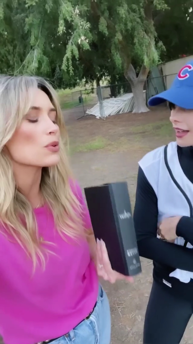 Ashley-Greene-dot-nl_EmosNotDead-TwilightSketch3-0018.jpg Ashley-Greene-dot-nl_EmosNotDead-TwilightSketch3-0018.jpg