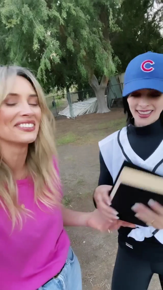 Ashley-Greene-dot-nl_EmosNotDead-TwilightSketch3-0023.jpg Ashley-Greene-dot-nl_EmosNotDead-TwilightSketch3-0023.jpg