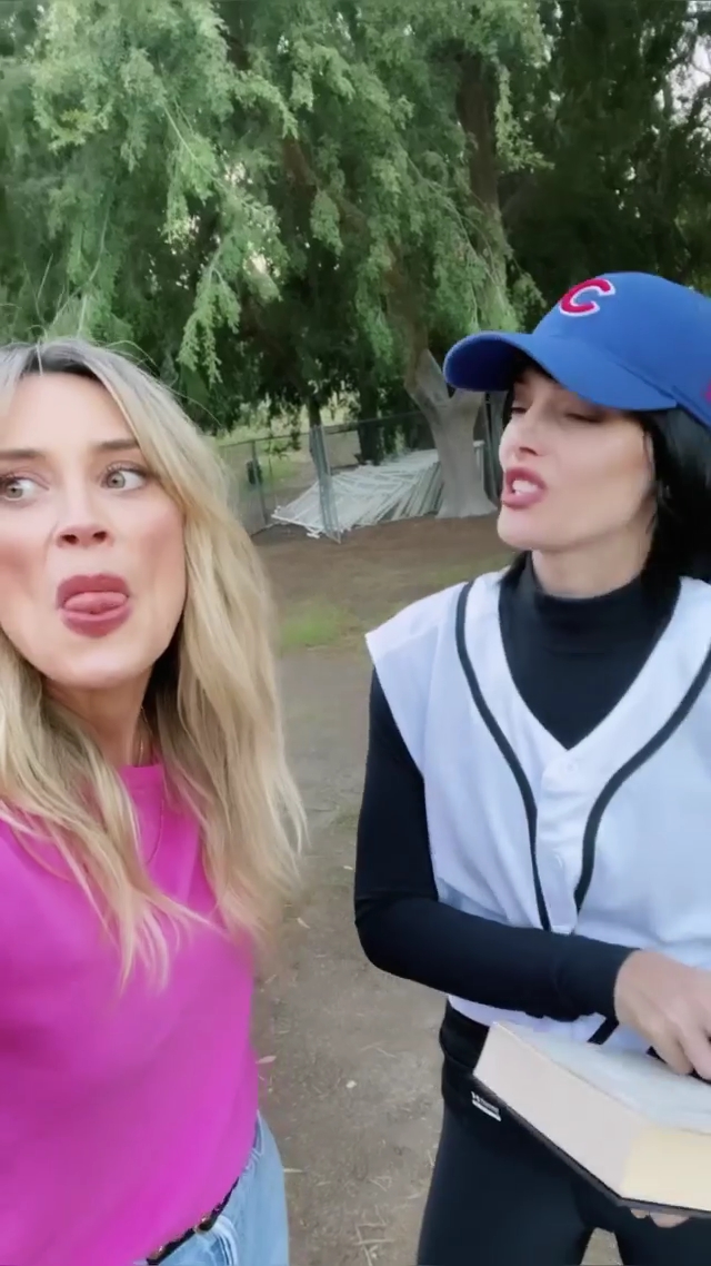 Ashley-Greene-dot-nl_EmosNotDead-TwilightSketch3-0028.jpg Ashley-Greene-dot-nl_EmosNotDead-TwilightSketch3-0028.jpg