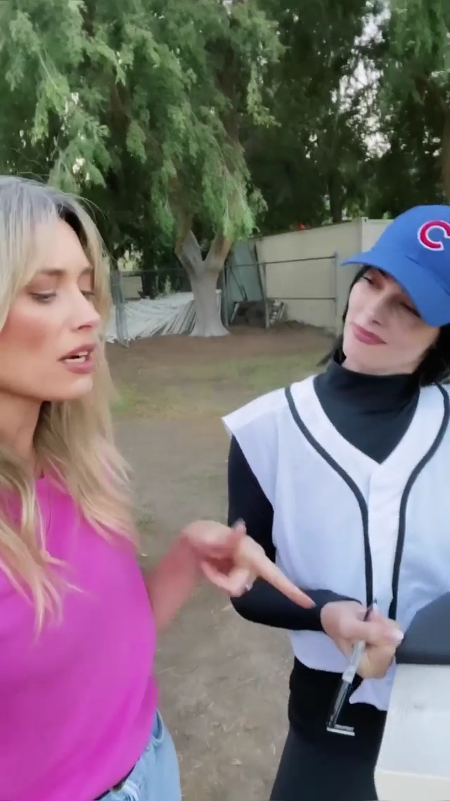 Ashley-Greene-dot-nl_EmosNotDead-TwilightSketch3-0042.jpg Ashley-Greene-dot-nl_EmosNotDead-TwilightSketch3-0042.jpg