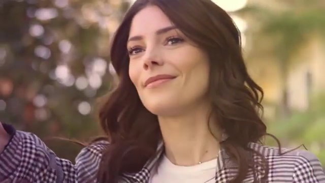 Ashley-Greene-dot-nl_JoyRideTriviaApp-Reclame0010.jpg Ashley-Greene-dot-nl_JoyRideTriviaApp-Reclame0010.jpg