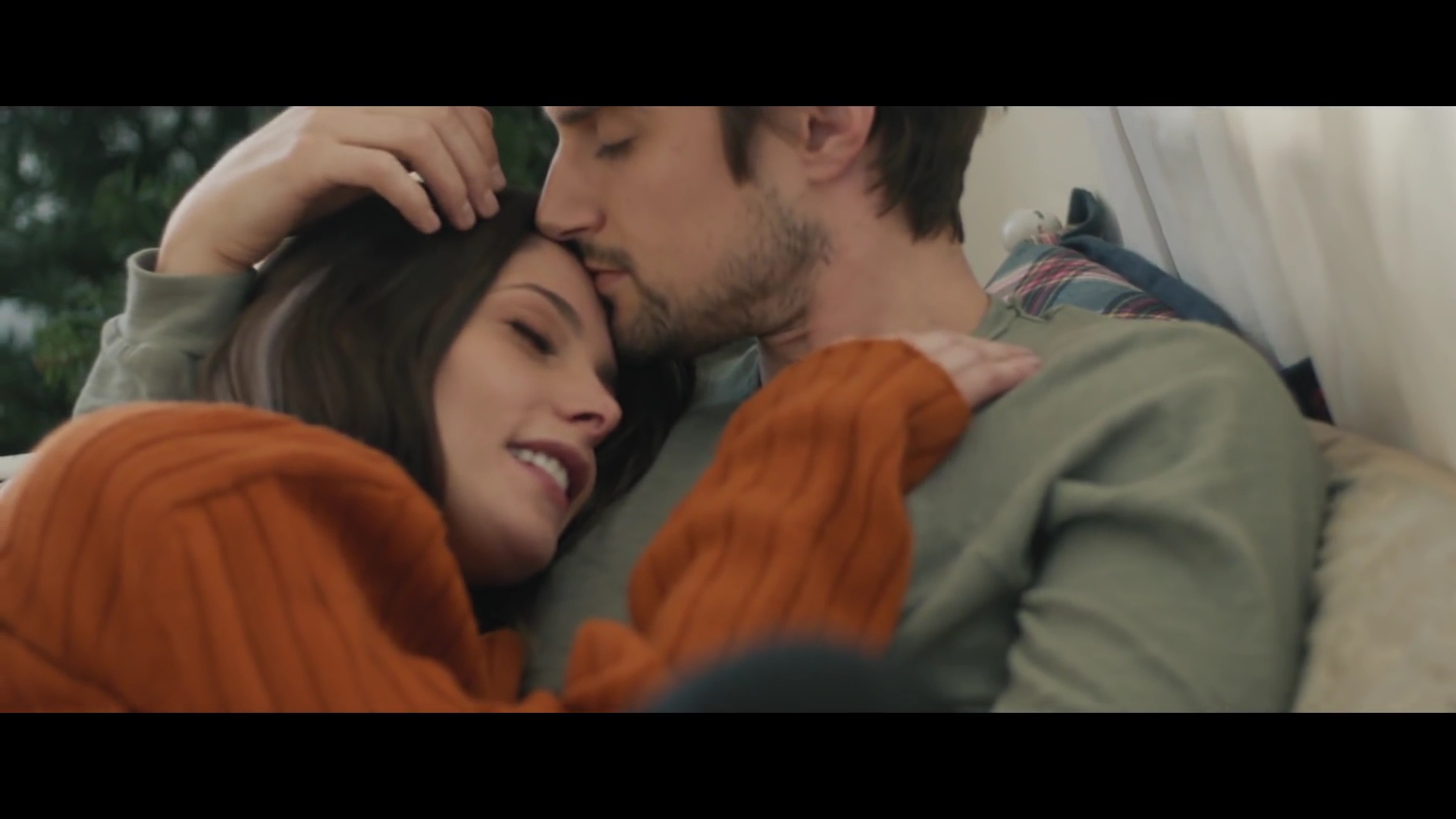 Ashley-Greene-nl_BANNERS-HolyGround0116.jpg Ashley-Greene-nl_BANNERS-HolyGround0116.jpg