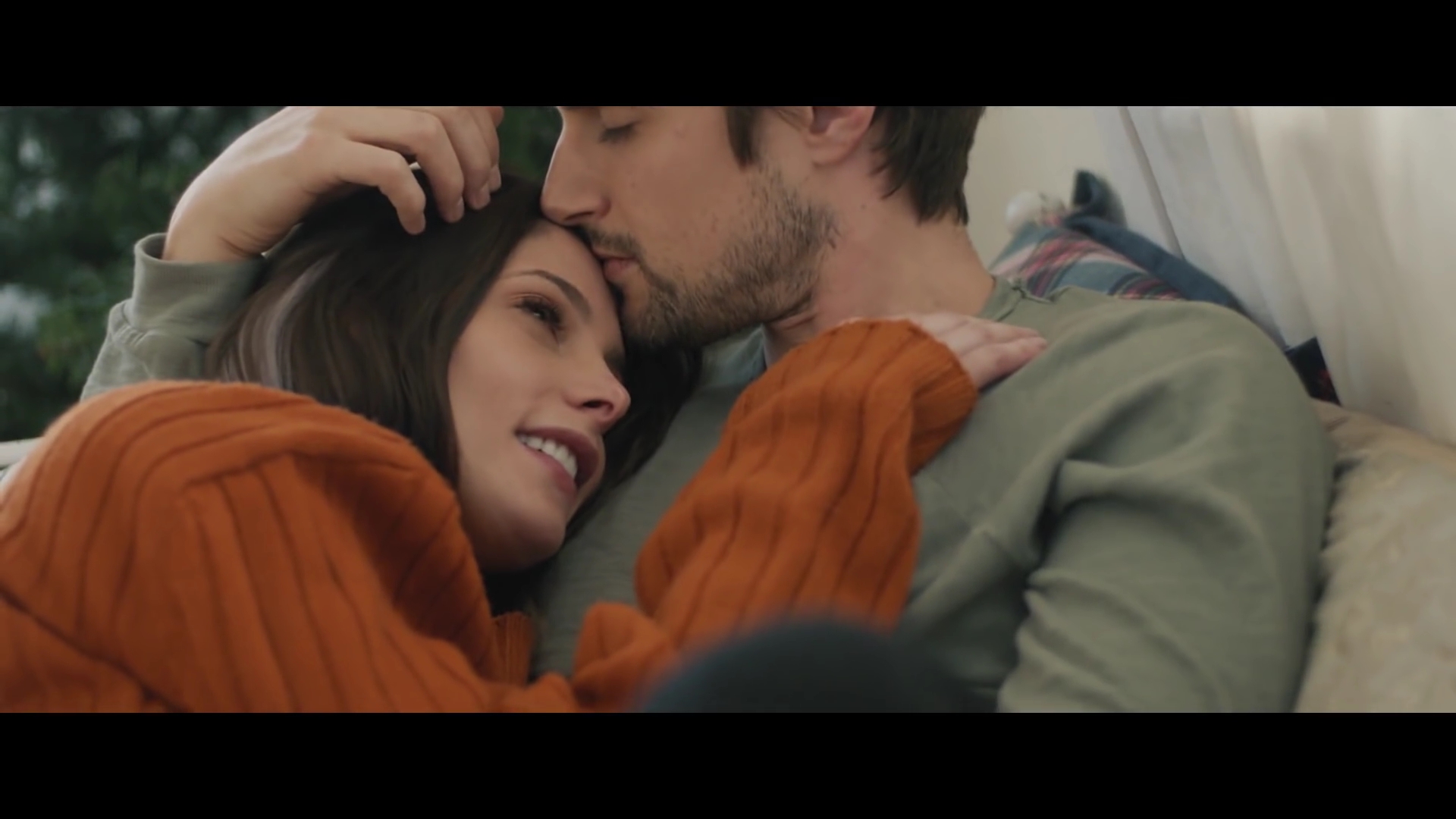 Ashley-Greene-nl_BANNERS-HolyGround0117.jpg Ashley-Greene-nl_BANNERS-HolyGround0117.jpg