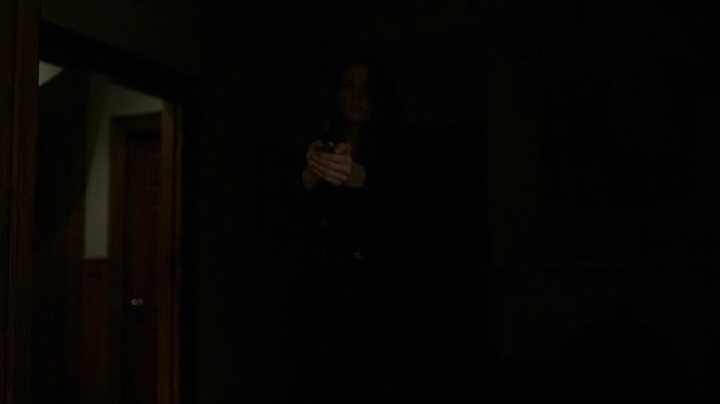 Ashley-Greene_dot_nl_Rogue-3x11NewShooter2840.jpg