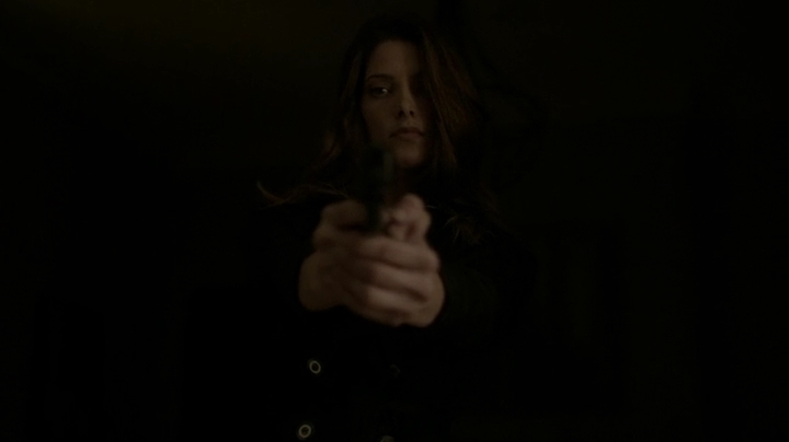 Ashley-Greene_dot_nl_Rogue-3x11NewShooter2848.jpg