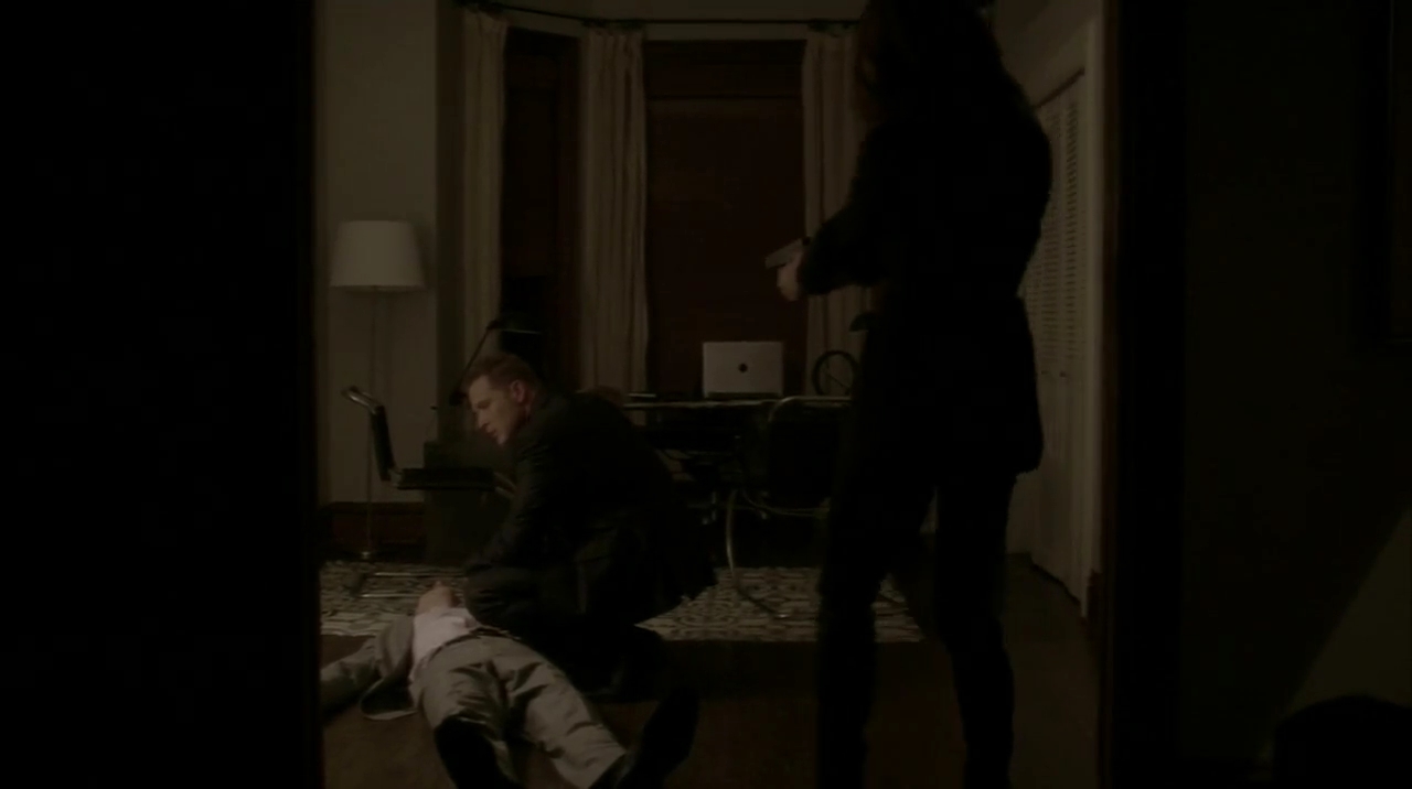 Ashley-Greene_dot_nl_Rogue-3x12Hardboiled0128.jpg