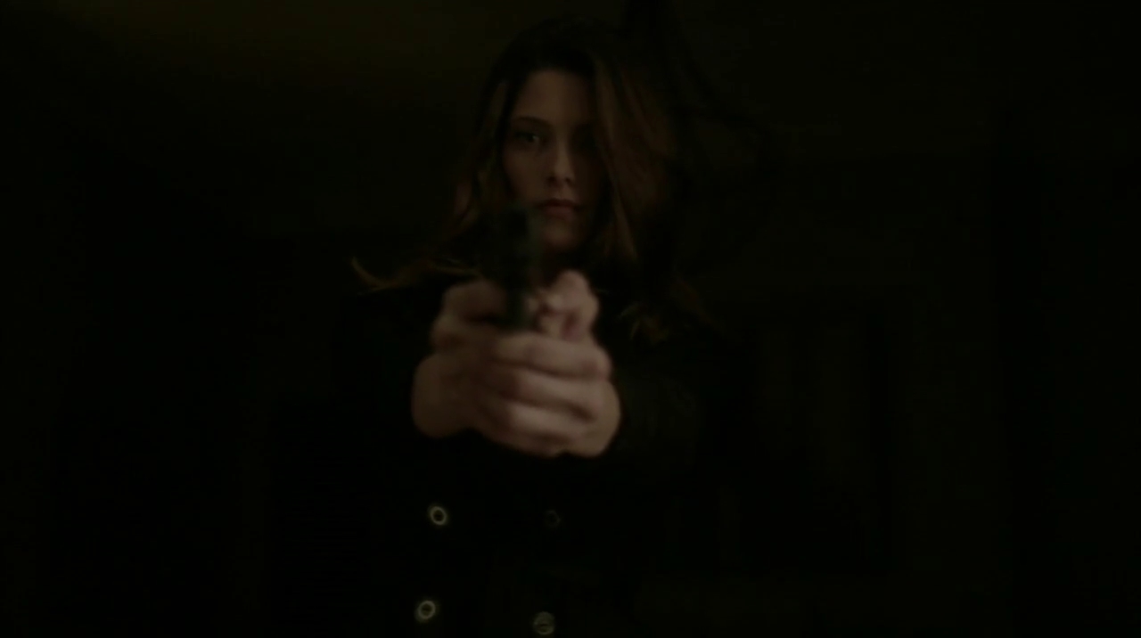 Ashley-Greene_dot_nl_Rogue-3x12Hardboiled0145.jpg