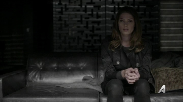 Ashley-Greene-dot_nl-Rogue3x14-0343.jpg