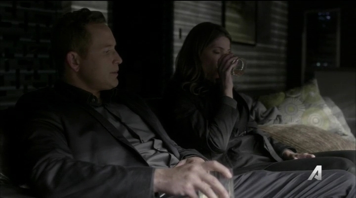Ashley-Greene-dot_nl-Rogue3x14-0369.jpg