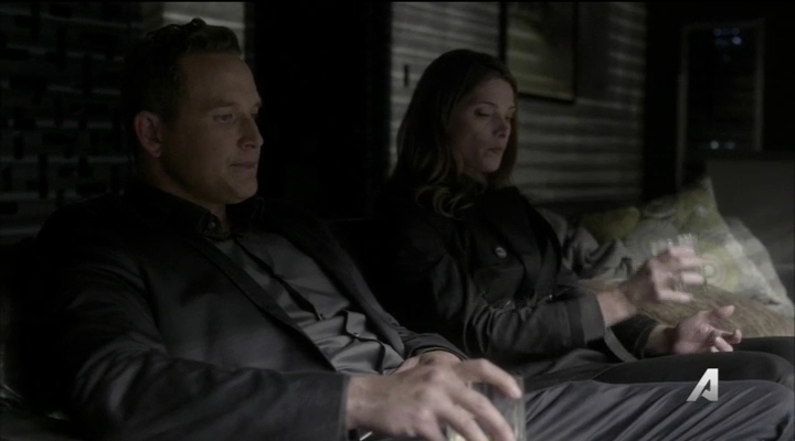 Ashley-Greene-dot_nl-Rogue3x14-0370.jpg