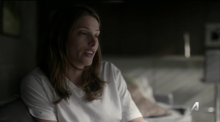 Ashley-Greene-dot_nl-Rogue3x14-0755.jpg