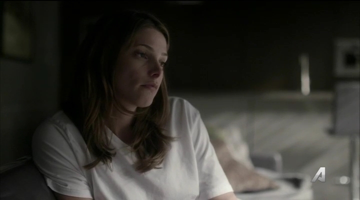 Ashley-Greene-dot_nl-Rogue3x14-0758.jpg