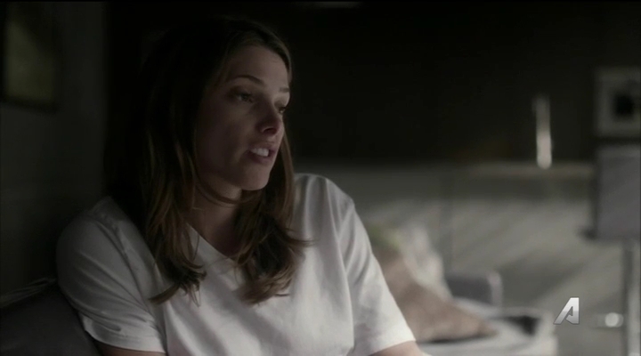 Ashley-Greene-dot_nl-Rogue3x14-0759.jpg