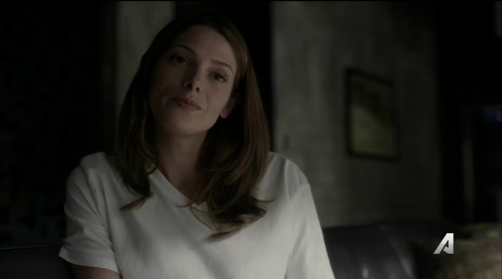 Ashley-Greene-dot_nl-Rogue3x14-0774.jpg