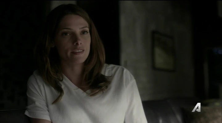 Ashley-Greene-dot_nl-Rogue3x14-0776.jpg