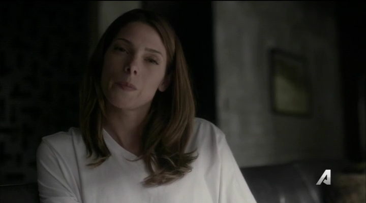 Ashley-Greene-dot_nl-Rogue3x14-0787.jpg