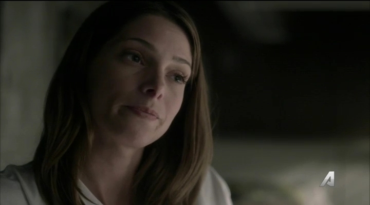 Ashley-Greene-dot_nl-Rogue3x14-0798.jpg