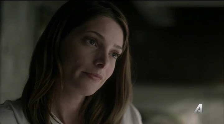 Ashley-Greene-dot_nl-Rogue3x14-0799.jpg